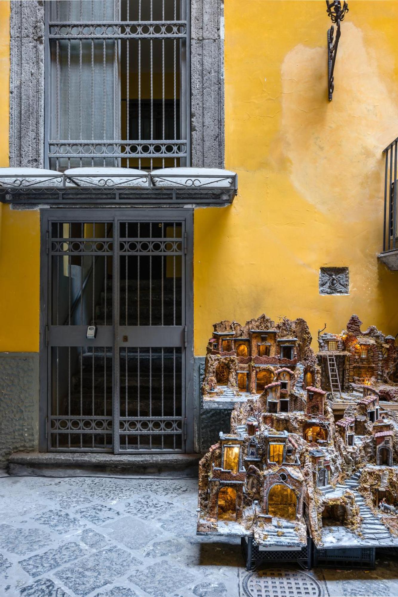 Palazzo Mormando - Industrial Apartment نابولي المظهر الخارجي الصورة