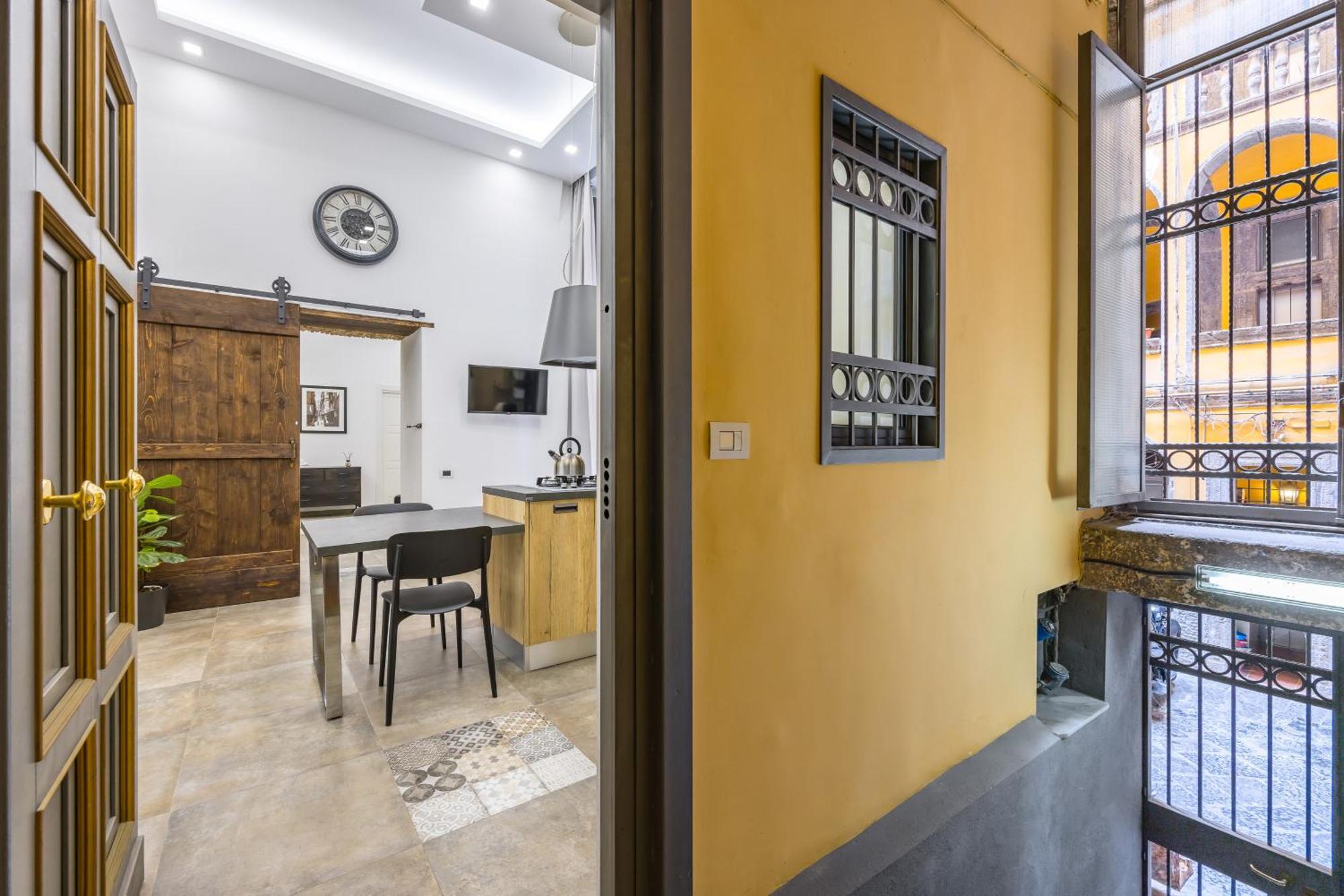 Palazzo Mormando - Industrial Apartment نابولي المظهر الخارجي الصورة