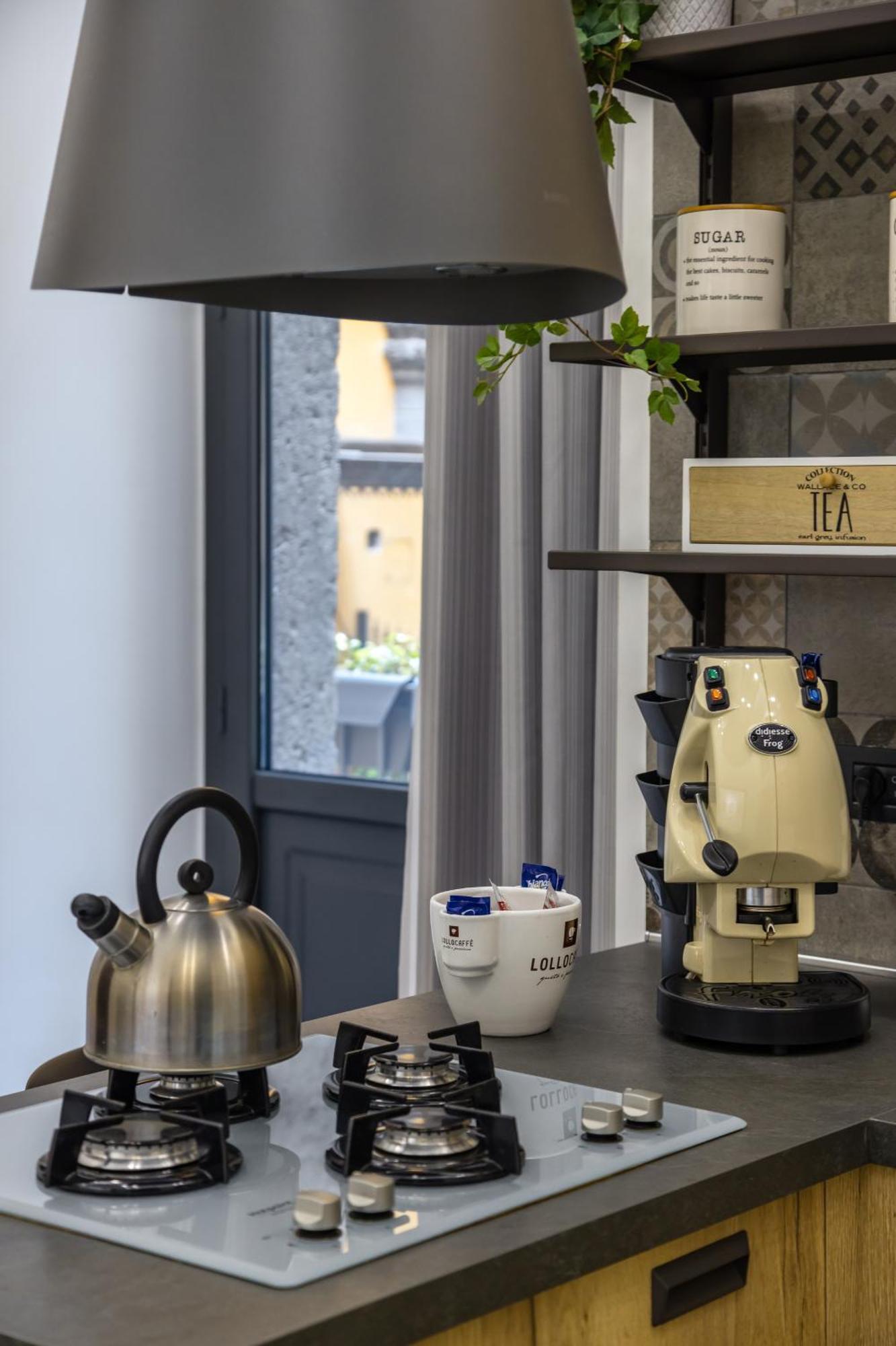 Palazzo Mormando - Industrial Apartment نابولي المظهر الخارجي الصورة