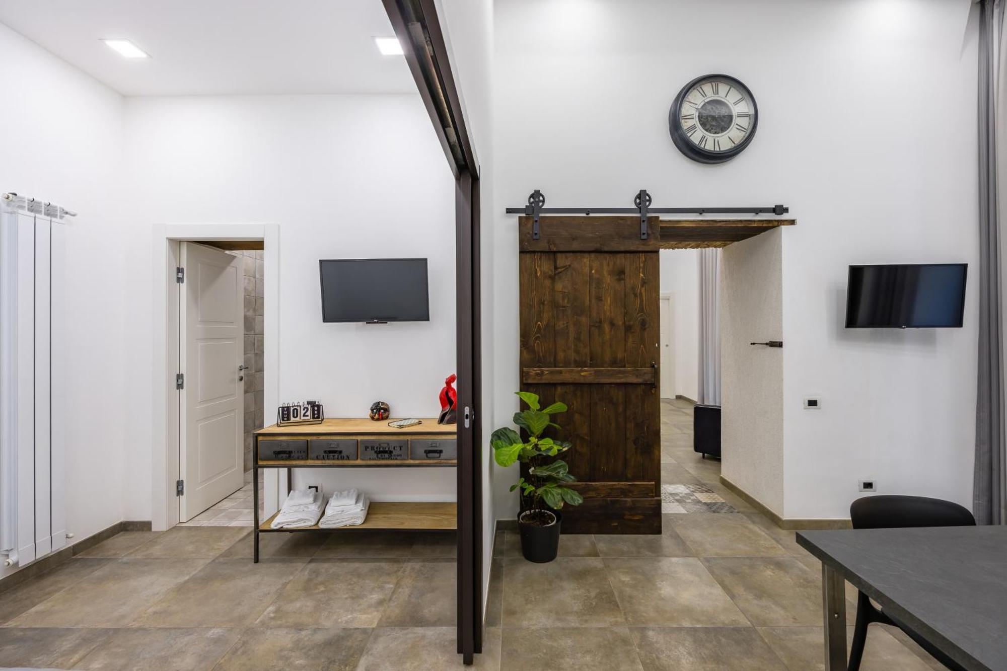 Palazzo Mormando - Industrial Apartment نابولي المظهر الخارجي الصورة
