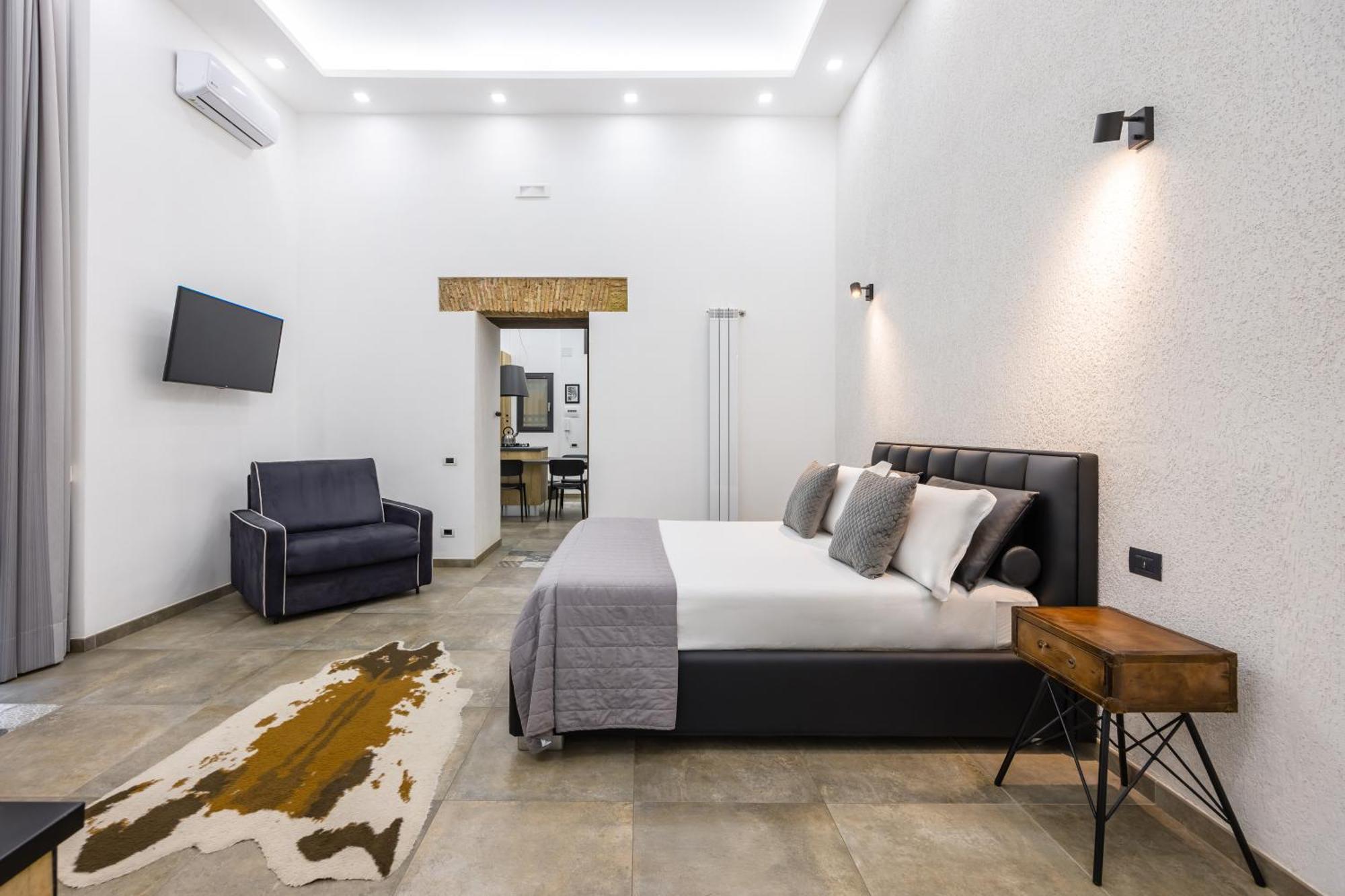 Palazzo Mormando - Industrial Apartment نابولي المظهر الخارجي الصورة