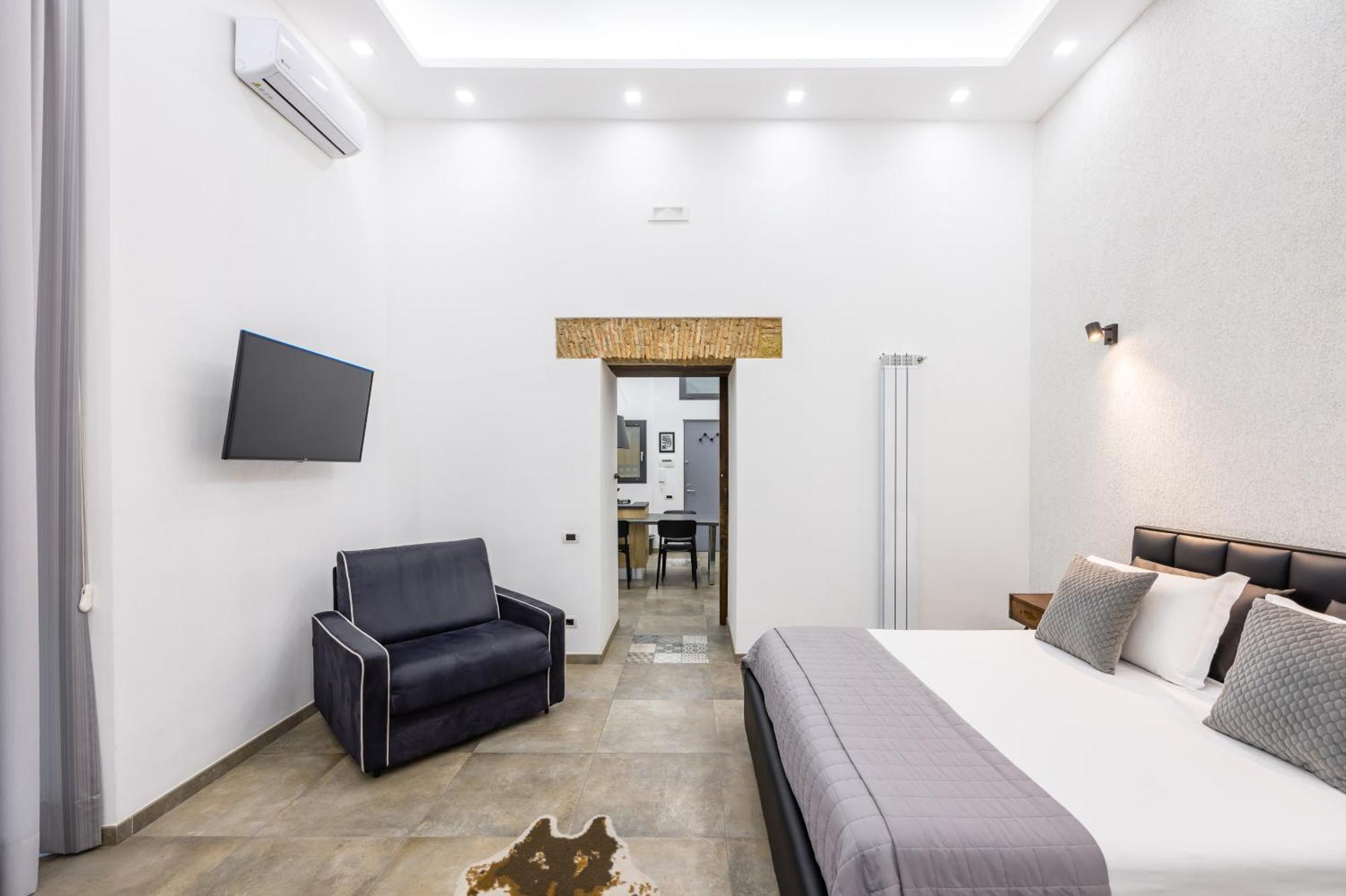 Palazzo Mormando - Industrial Apartment نابولي المظهر الخارجي الصورة
