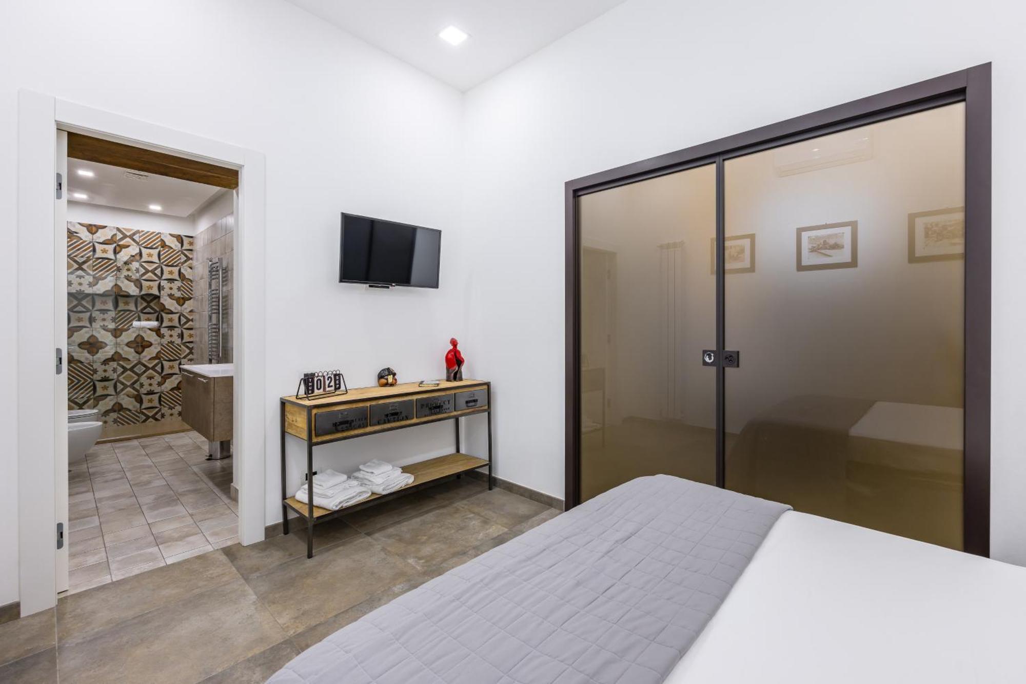 Palazzo Mormando - Industrial Apartment نابولي المظهر الخارجي الصورة